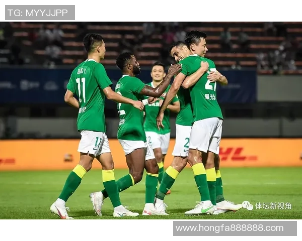 武汉足球队以59分领跑大师赛积分榜展现强劲实力